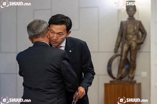 Н.Учрал тэнцвэр хадгалсан томилгоо хийнэ