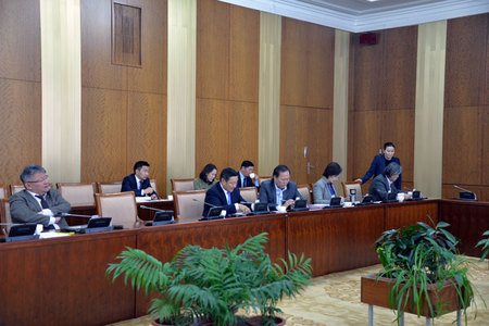 Сонгуульд 1.8 тэрбумыг төсөвлөх Н.Батбаярын санал уналаа