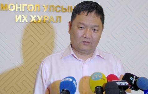 Сангийн сайд Б.Болор мэдээлэл хийнэ