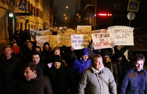 Туркийг эсэргүүцэн жагсав