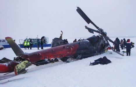 Нисдэг тэрэг осолдож, 15 хүн амиа алджээ