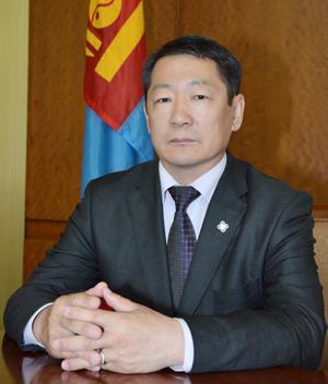 Ж.Батсуурь: Монголд эрх мэдэлтэй хүн алга 