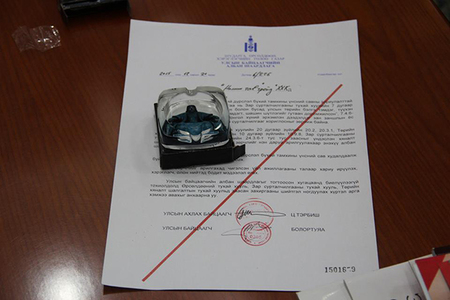 Чингисийн дүртэй үнсний савыг худалдахыг хориглолоо