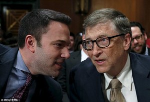 Бен Аффлек 50 саяыг хандивлав
