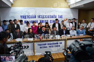 Том төслүүдийг гацаахыг оролдвол Баялаг бүтээгчид тэмцэнэ