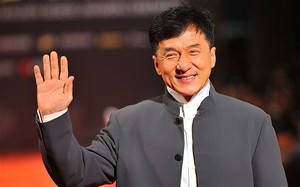 Жеки Чан 61 нас хүрлээ