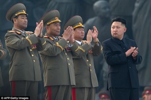 Ким Чен Ун 15 хүнийг цаазалжээ