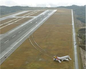 “Asiana Airlines”-ийн онгоц газардахдаа осолджээ