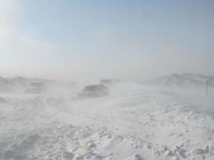 750 орчим зорчигчтой, 140 тээврийн хэрэгсэл цасанд суужээ