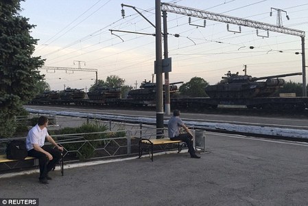 Донецкээс танкаа гаргав