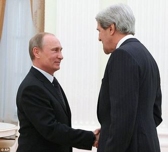 Путинийг шилдэг удирдагч гэж магтав