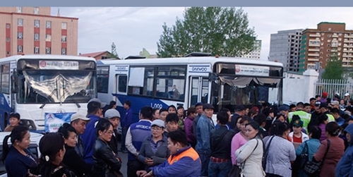 Нийтийн тээврийнхэн “даварсан” удирдлагууддаа “бууж өглөө”