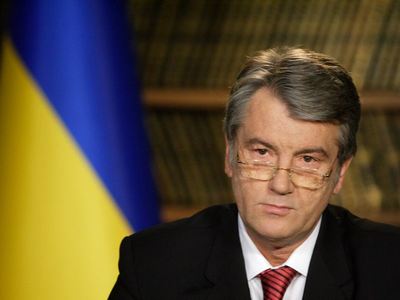 Виктор Ющенко: Украин дэлхийг залхааж байна