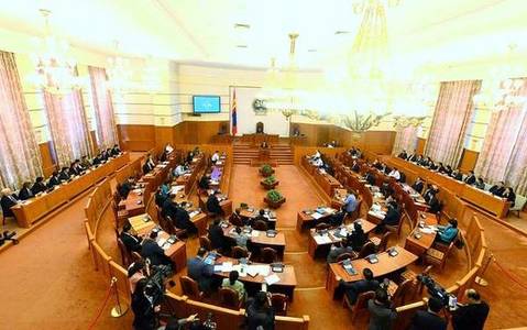 МАН тав хоногийн завсарлага авлаа
