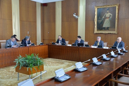 Байнгын хороод хуралдана