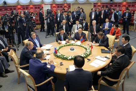 Ц.Элбэгдорж, В.Путин, Си Зинпинь нар уулзав