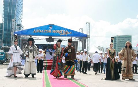 Маргааш ”Дээлтэй Монгол”, “Учиртай гурван толгой”-той өдөр 