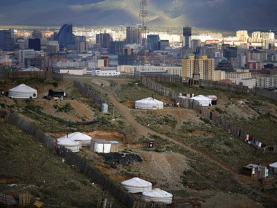 Монгол дампуурах эрсдэлтэй орнуудын тоонд багтжээ