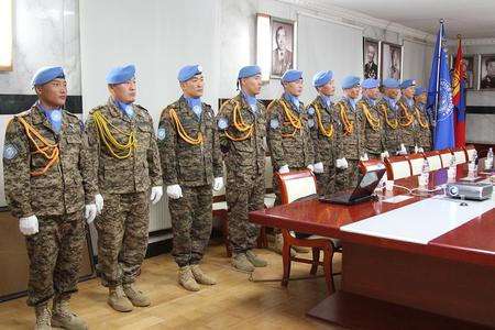 Энхийг сахиулагчиддаа хүндэтгэл үзүүлэв