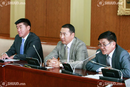 Төрийн ордонд хуулийн эсрэг “чимээгүй эргэлт” боллоо