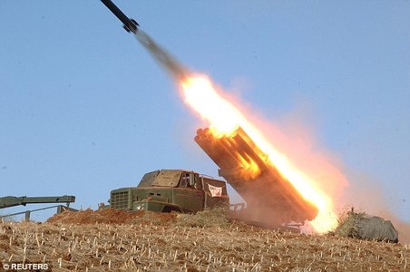 Хоёр Солонгос харилцан буудалцав