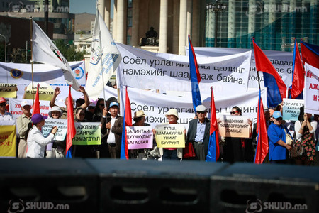 Авьяастны наадам алга болчихжээ