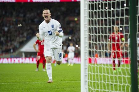 Rooney Charlton-ий рекордыг эвдлээ