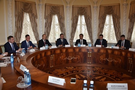 Амбан захирагч бараалхав