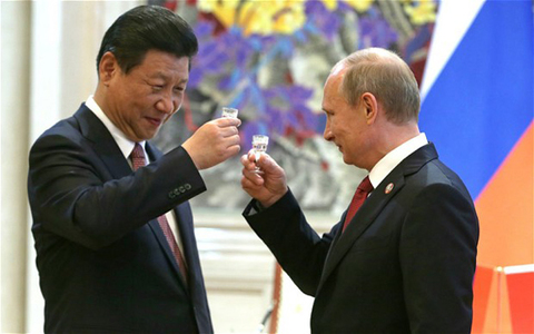 Орос бөхийж, Хятад гэдийж байна 