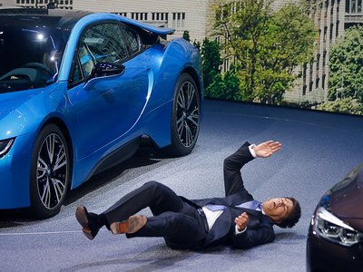“BMW”-ийн захирал ухаан алджээ
