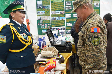 “Хилчдийн бүтээл” үзэсгэлэн худалдаа нээлтээ хийлээ