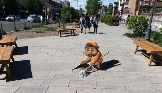 Нийтийн эзэмшлийн сандлуудыг будлаа
