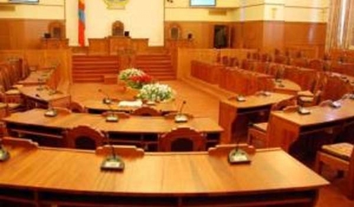 Чуулганы хуралдааныг хаалаа 