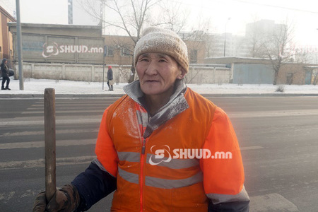 В.Сүрэнжав:  Хөдөлмөрлөж байгаа хүн ядардаггүй юм