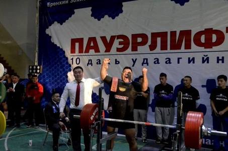 Хүндийг өргөгчид алт, хүрэл медаль хүртлээ