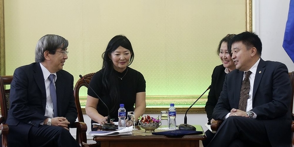 Азийн хөгжлийн банкны захирлуудтай уулзлаа
