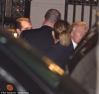 Трамп ялалтын баяраа тэмдэглэв