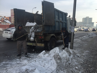 90 тонн цас мөсийг цэвэрлэжээ