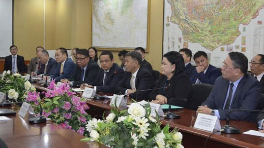 Тавантолгойн төслийн хэлэлцээ дахин эхэллээ