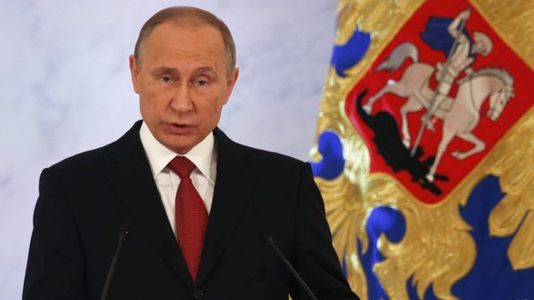 Путин: Олон улс Оросыг дайсан хэмээн үздэг 