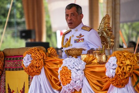 Тайланд шинэ хаантай боллоо