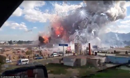 Салют зардаг зах дээр дэлбэрэлт болж, 27 хүн амиа алдав