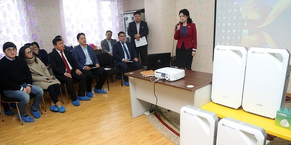 Цэцэрлэгүүдэд агаар цэвэршүүлэгч, сурагчдад амны хаалт өглөө