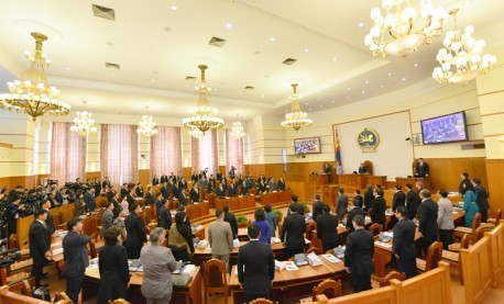 Ээлжит бус чуулганыг хаалаа