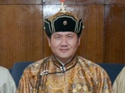 Шадар сайдын суудал найрын сандал биш