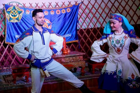  Оюутан залуус “Хаврын баяр” тэмдэглэв