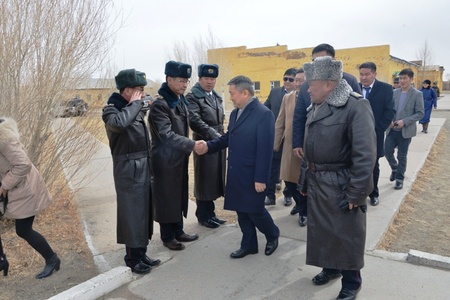 З.Энхболд Өвөрхангай аймагт ажиллаж байна