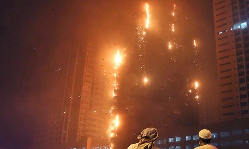Эмиратын хамгийн өндөр барилгад гал гарчээ 