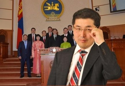 Засгийг барьцаалсан популизм