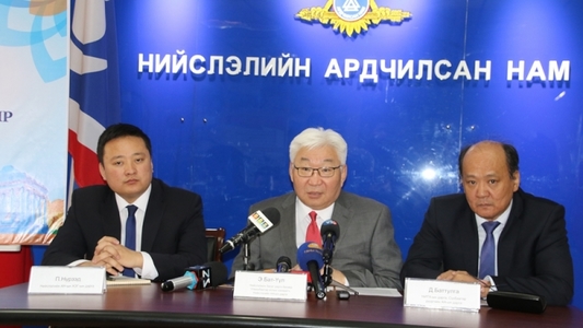 Нийслэлийн удирдлагууд хийсэн ажлаа дүгнүүлнэ